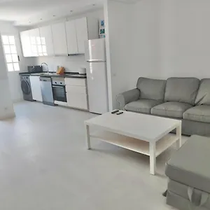 https://surfers-lodge.tenerifehoteles.net